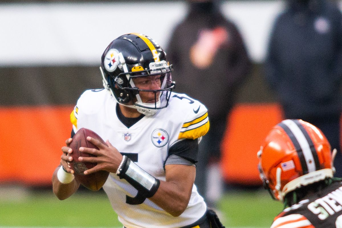 Pittsburgh Steelers quarterback Joshua Dobbs (5) looks for an available receiver against the Cleveland Browns during the fourth quarter at FirstEnergy Stadium.&nbsp;