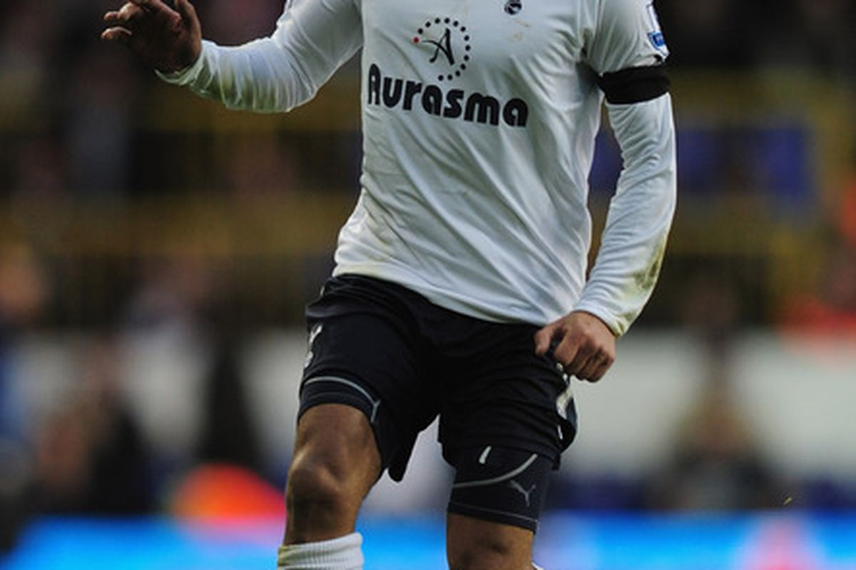 Don't get to use the long photo crop for Aaron Lennon very often!