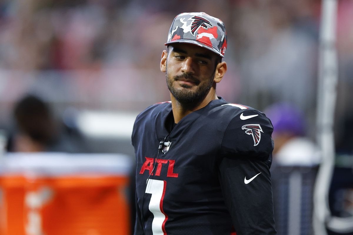 Marcus Mariota #1 of the Atlanta Falcons reacts on the sidelines during the first half of the preseason game against the Jacksonville Jaguars at Mercedes-Benz Stadium on August 27, 2022 in Atlanta, Georgia.