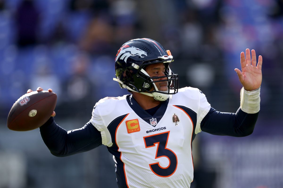 BALTIMORE, MARYLAND - DECEMBER 04: Quarterback Russell Wilson #3 of the Denver Broncos warms up against the Baltimore Ravens at M&amp;T Bank Stadium on December 04, 2022 in Baltimore, Maryland.