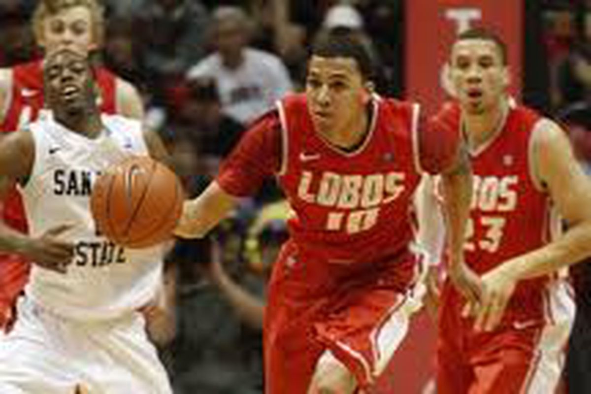 Kendall Williams leads his New Mexico team down the court and into the season