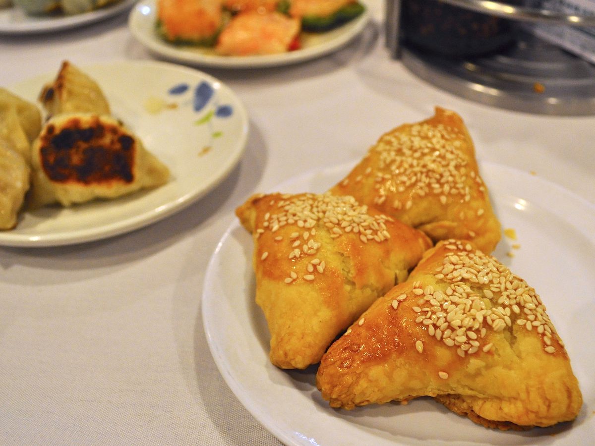 Baked buns and dumplings at Star Kitchen