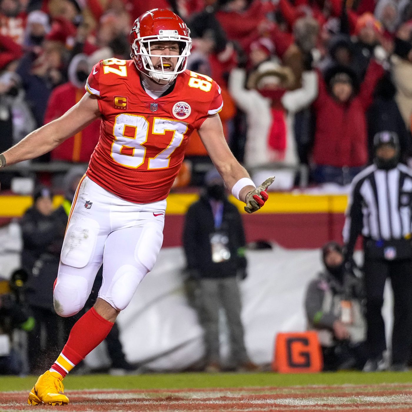 Super Bowl 57 props: Chiefs' Travis Kelce favored to score first touchdown