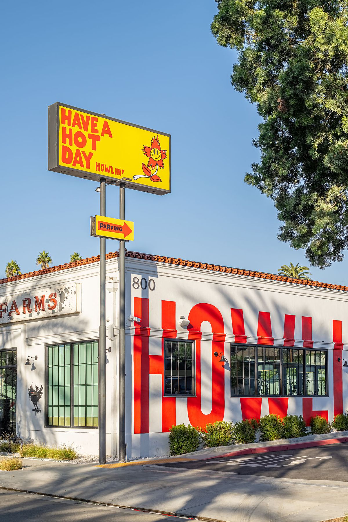 A front view of Howlin’ Ray’s restaurant in Pasadena, California.