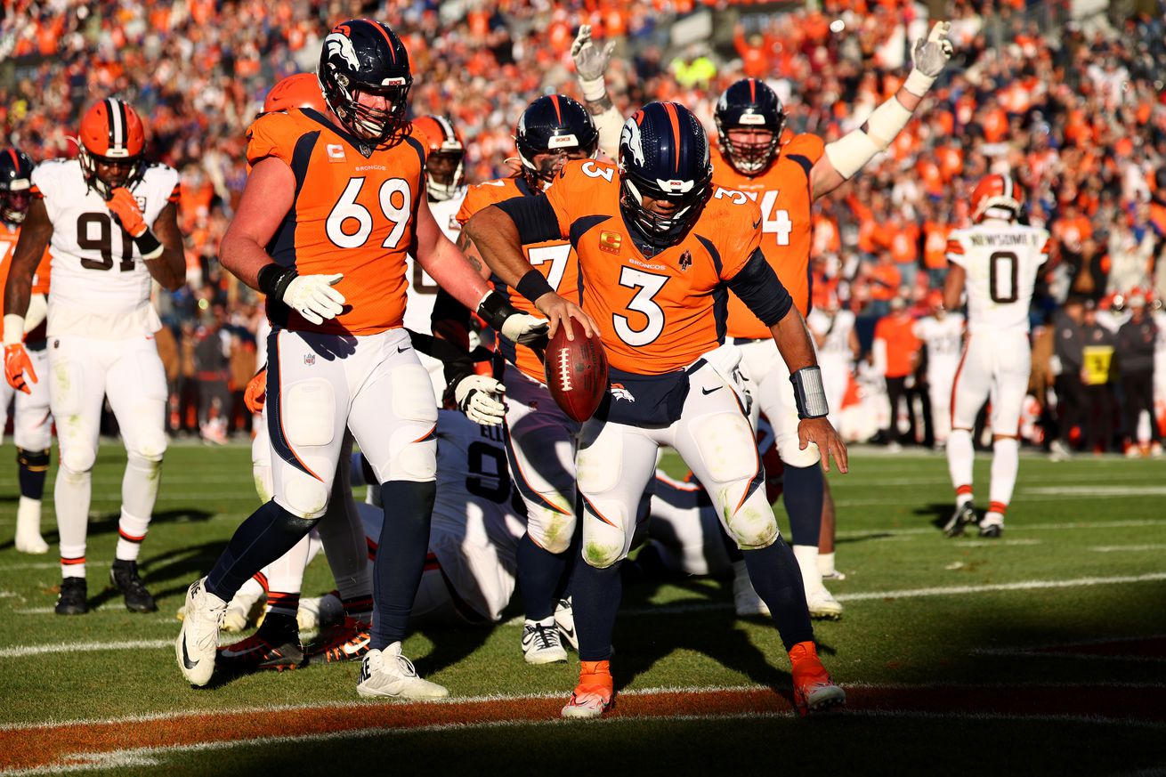 Horse Tracks: Scorching hot Broncos control their own playoff destiny