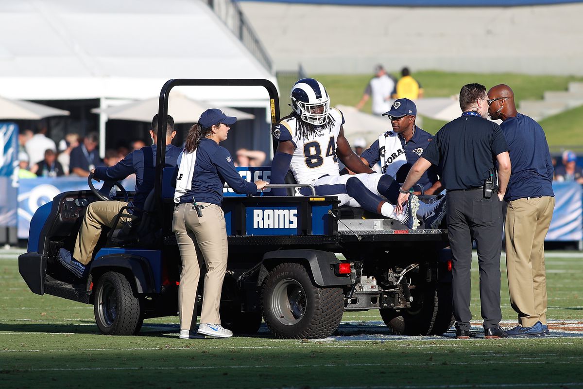 Los Angeles Rams TE Temarrick Hemingway leaves the game with an injury during the preseason game between the Rams and Los Angeles Chargers