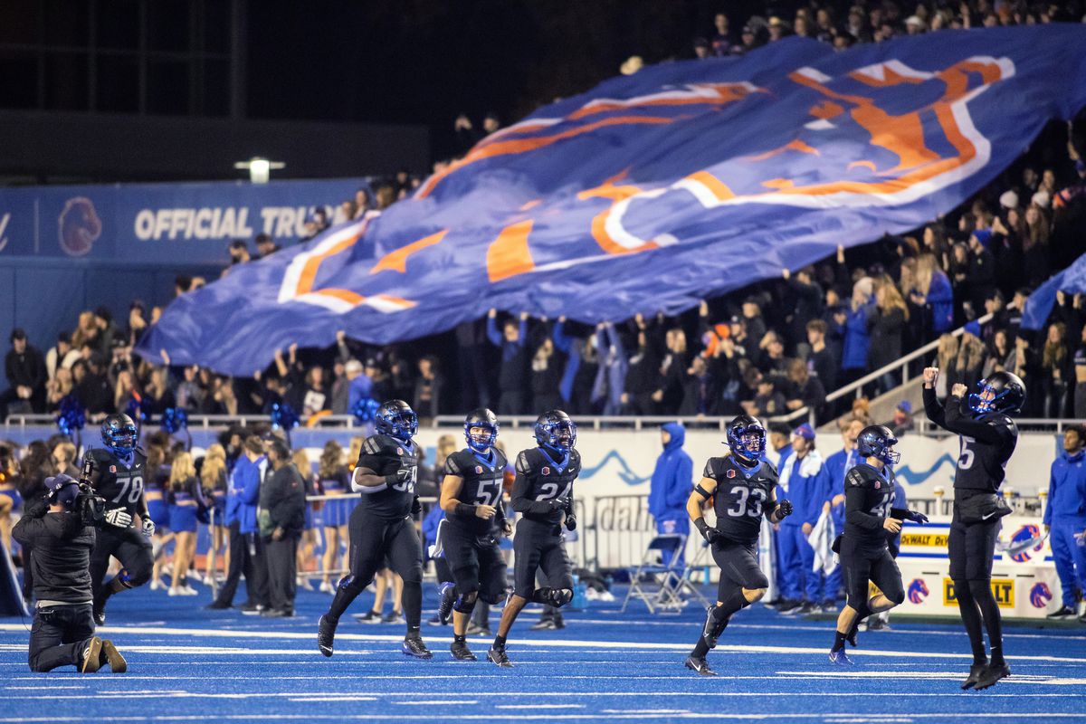 COLLEGE FOOTBALL: NOV 12 Wyoming at Boise State