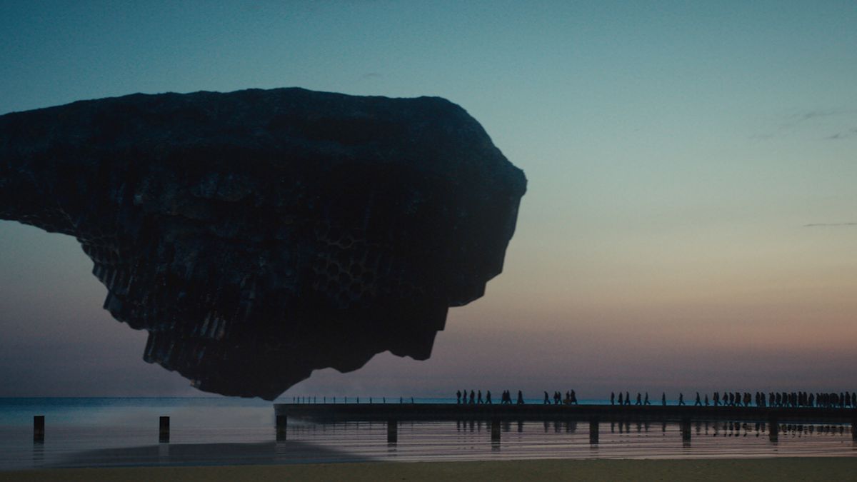 an alien ship from Captive State
