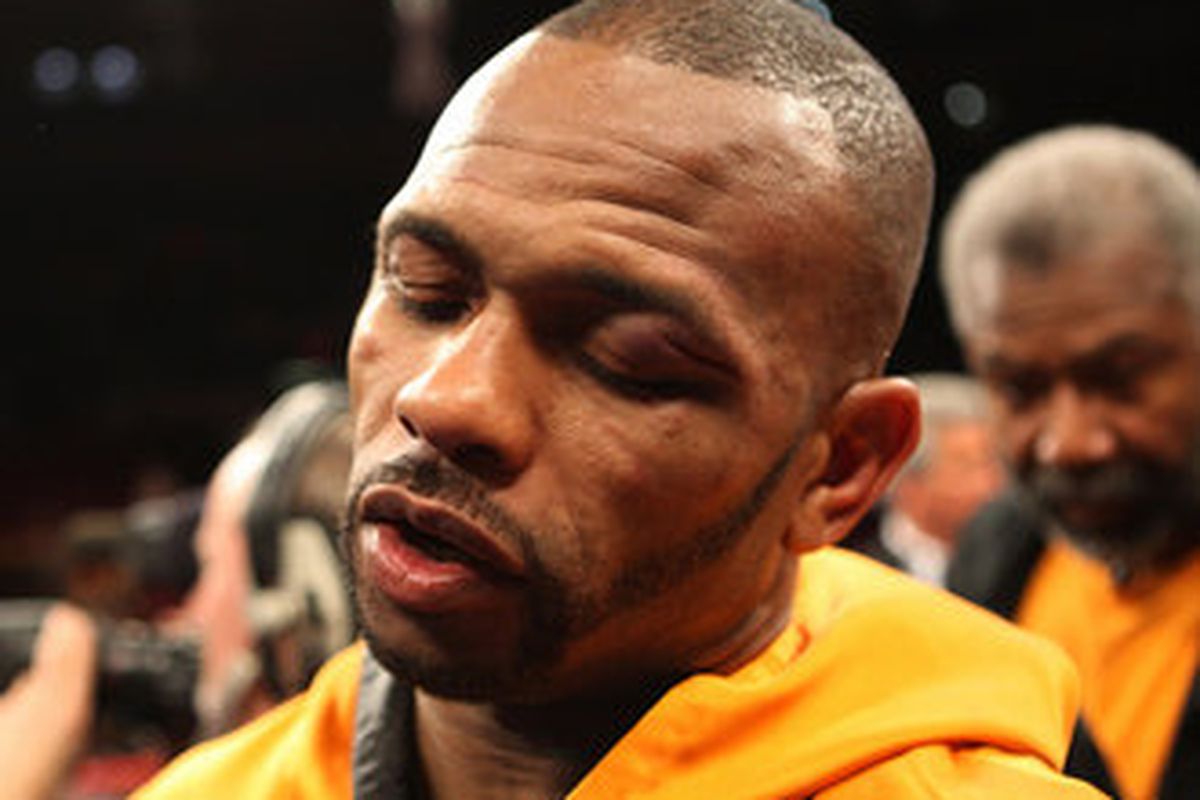 Roy Jones Jr. won't be fighting in UFC or Strikeforce any time soon, even though he wants to. It's another loss for his ego. (via <a href="http://images.sportinglife.com/08/11/330/Roy-Jones-Jr_1463427.jpg">images.sportinglife.com</a>)