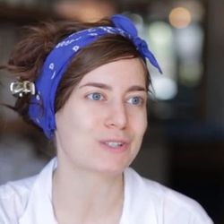 <a href="http://ny.eater.com/archives/2014/02/cher_sara_kramer_to_leave_critical_darling_glasserie.php">Chef Sara Kramer to Leave Critical Darling Glasserie</a>