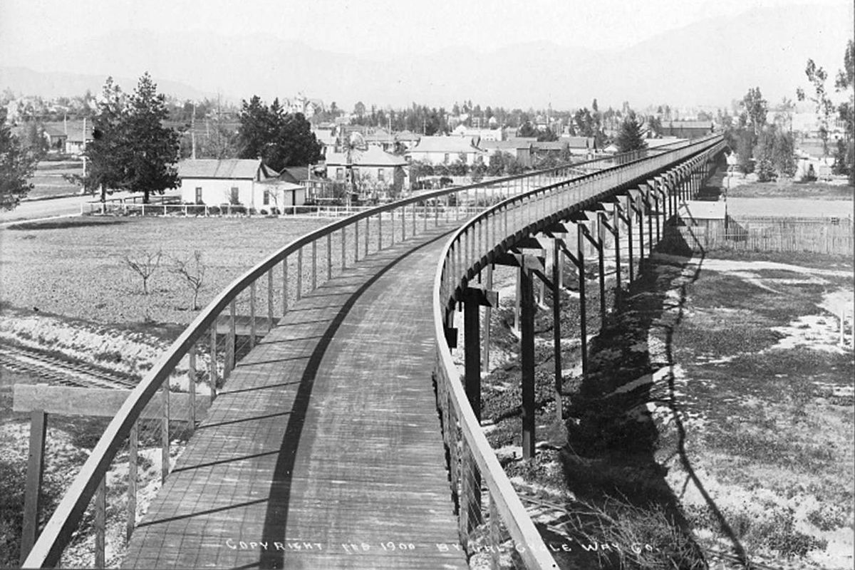 Los Angeles' partially-completed California Cycleway, in 1900.