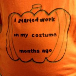 Pregnant @mandyluvsplants brought a healthy sense of humor to her <a href="http://twitter.com/#!/mandyluvsplants/status/131258268281618433/photo/1" rel="nofollow">DIY costume</a>.