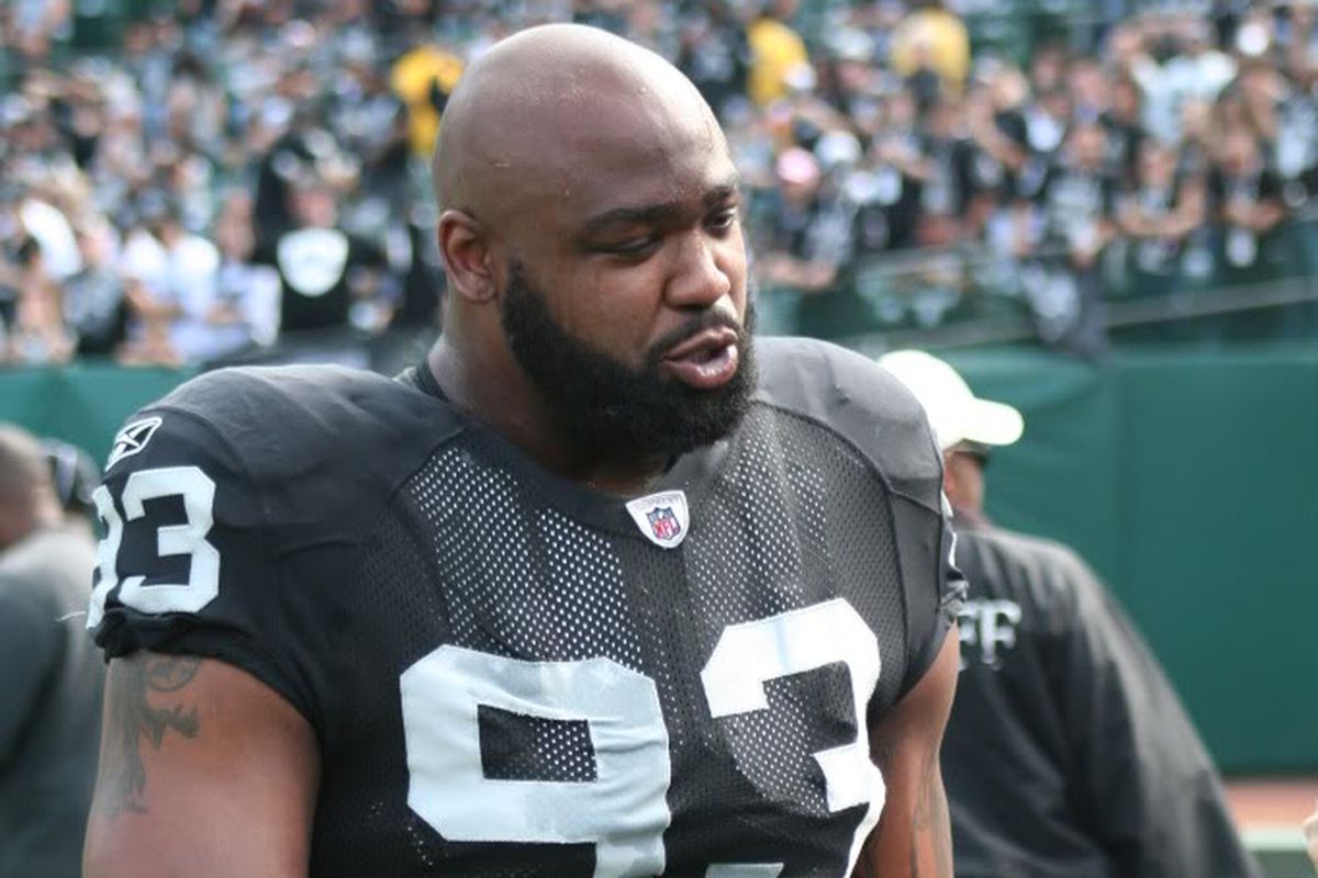 Oakland Raiders defensive tackle Tommy Kelly