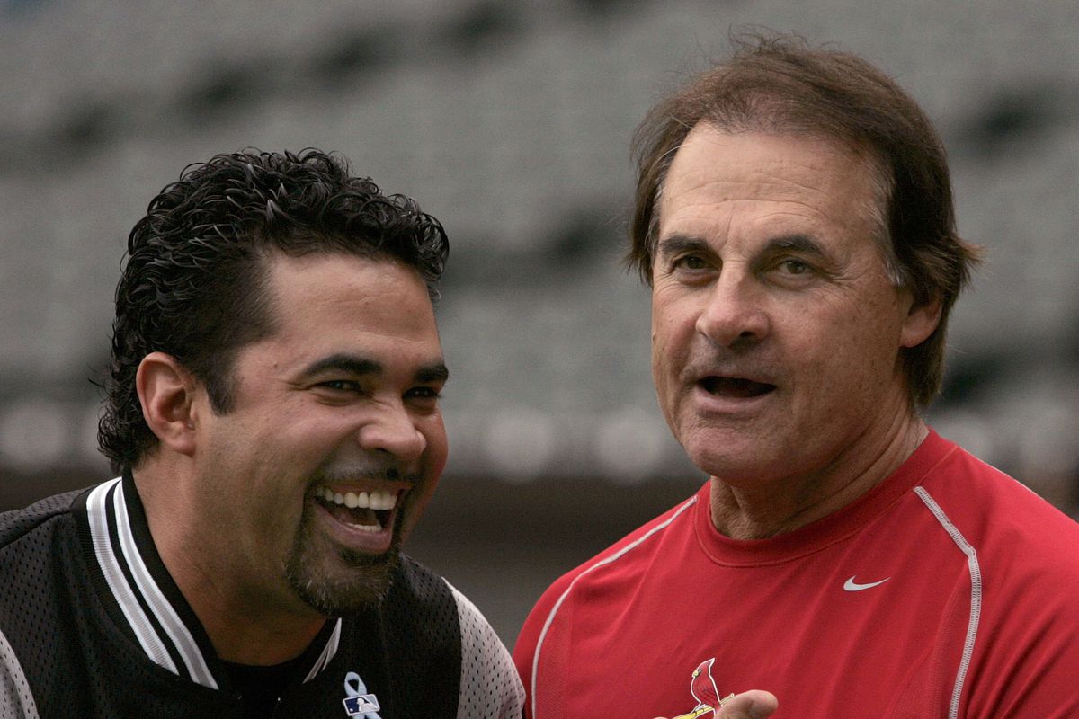 Ozzie Guillen believes Tony La Russa is the best person to manager the White Sox. 