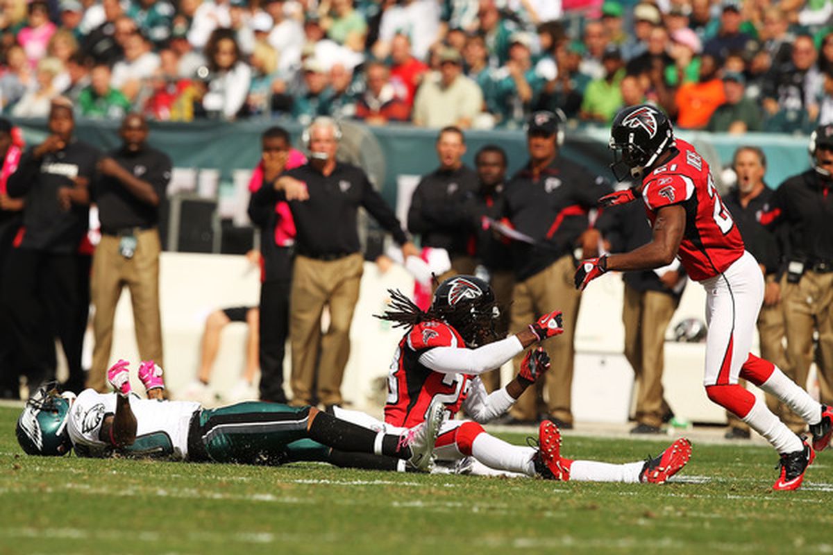 PHILADELPHIA - OCTOBER 17:  DeSean Jackson #10 of the Philadelphia Eagles is laid out by Dunta Robinson #23 of the Atlanta Falcons. Both players were injured on the play and had to be helped off the field.  (Photo by Al Bello/Getty Images)