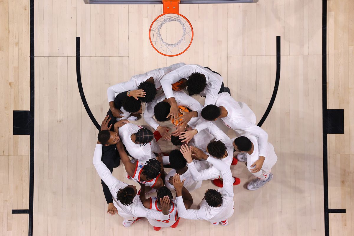 The Houston Cougars huddle under the basket prior to the start of the game against the Auburn Tigers in the second round of the NCAA Men’s Basketball Tournament at Legacy Arena at the BJCC on March 18, 2023 in Birmingham, Alabama.