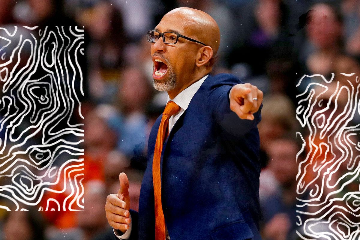 Monty Williams shouts out a play to the Suns.