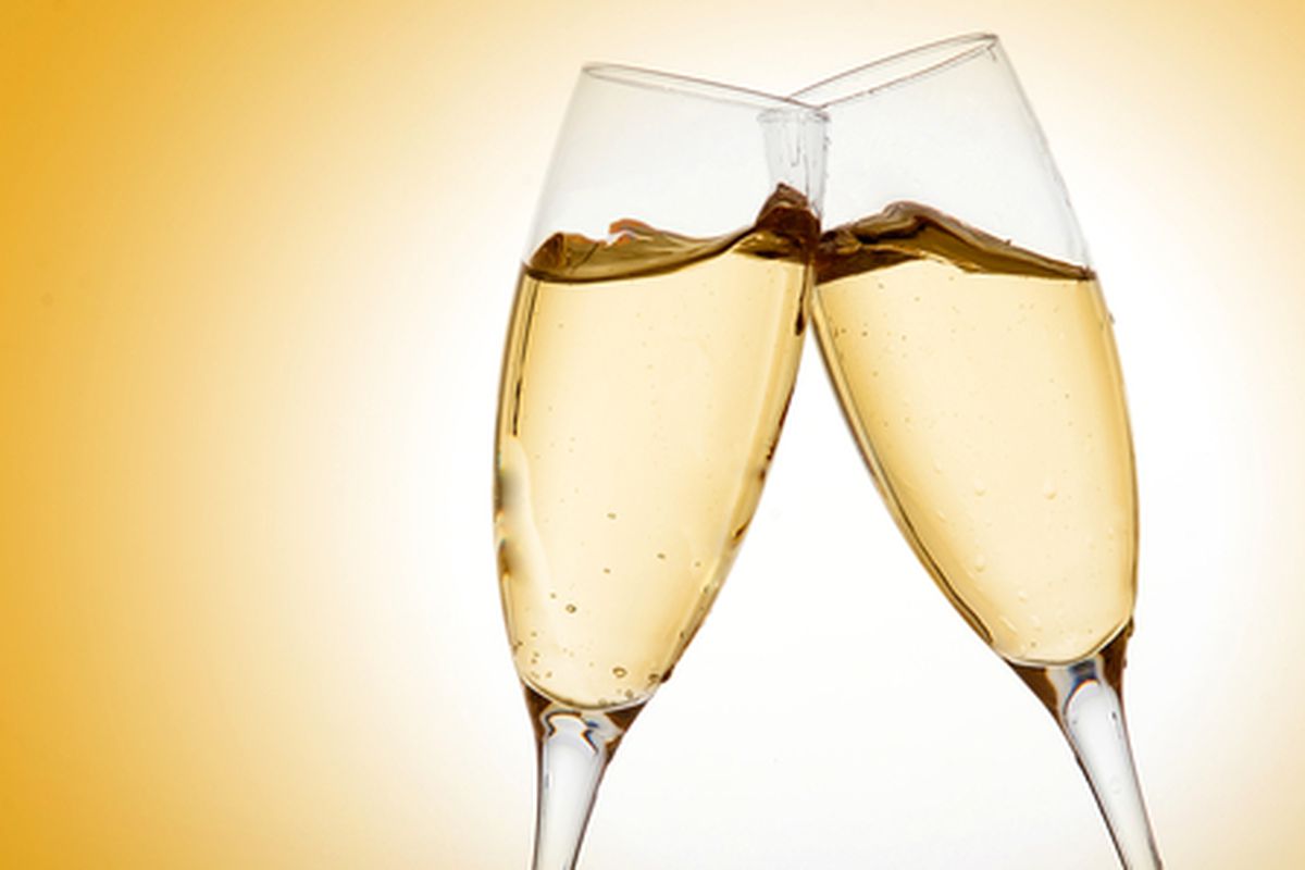 Image via <a href="http://www.shutterstock.com/cat.mhtml?lang=en&amp;search_source=search_form&amp;version=llv1&amp;anyorall=all&amp;safesearch=1&amp;searchterm=champagne+glasses&amp;search_group=&amp;orient=&amp;search_cat=&amp;searchtermx=&amp;pho