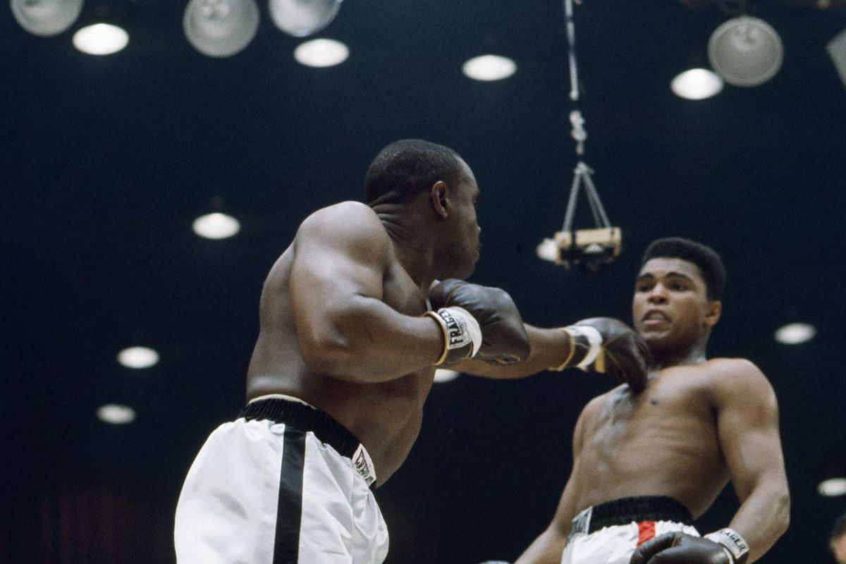 On this Day: Muhammad Ali shakes up the world, upsets Sonny Liston - Bad  Left Hook