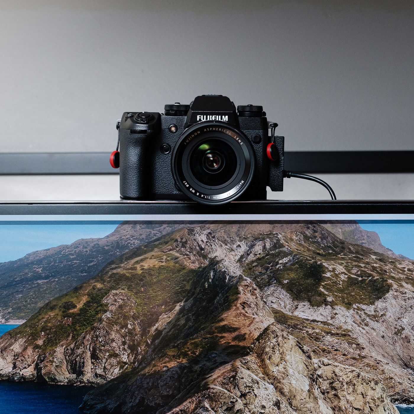 How to use your DSLR or mirrorless camera as a webcam   The Verge