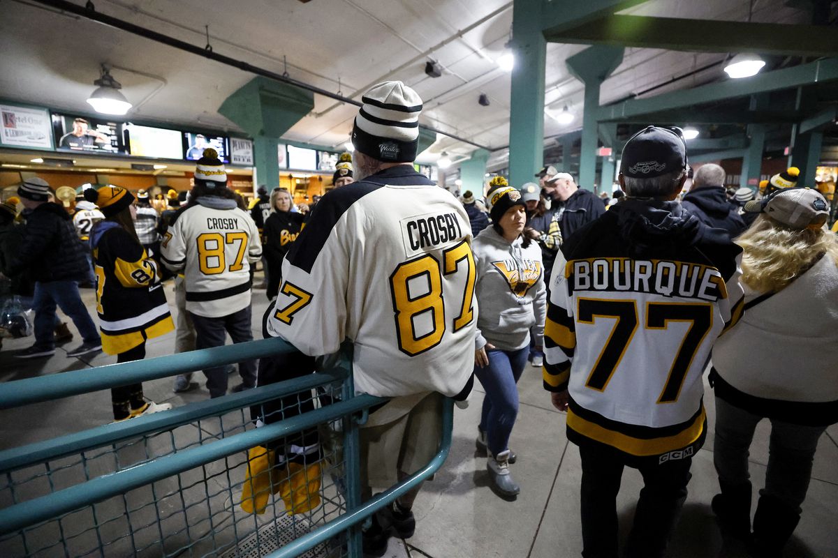 2023 Discover NHL Winter Classic - Pittsburgh Penguins v Boston Bruins