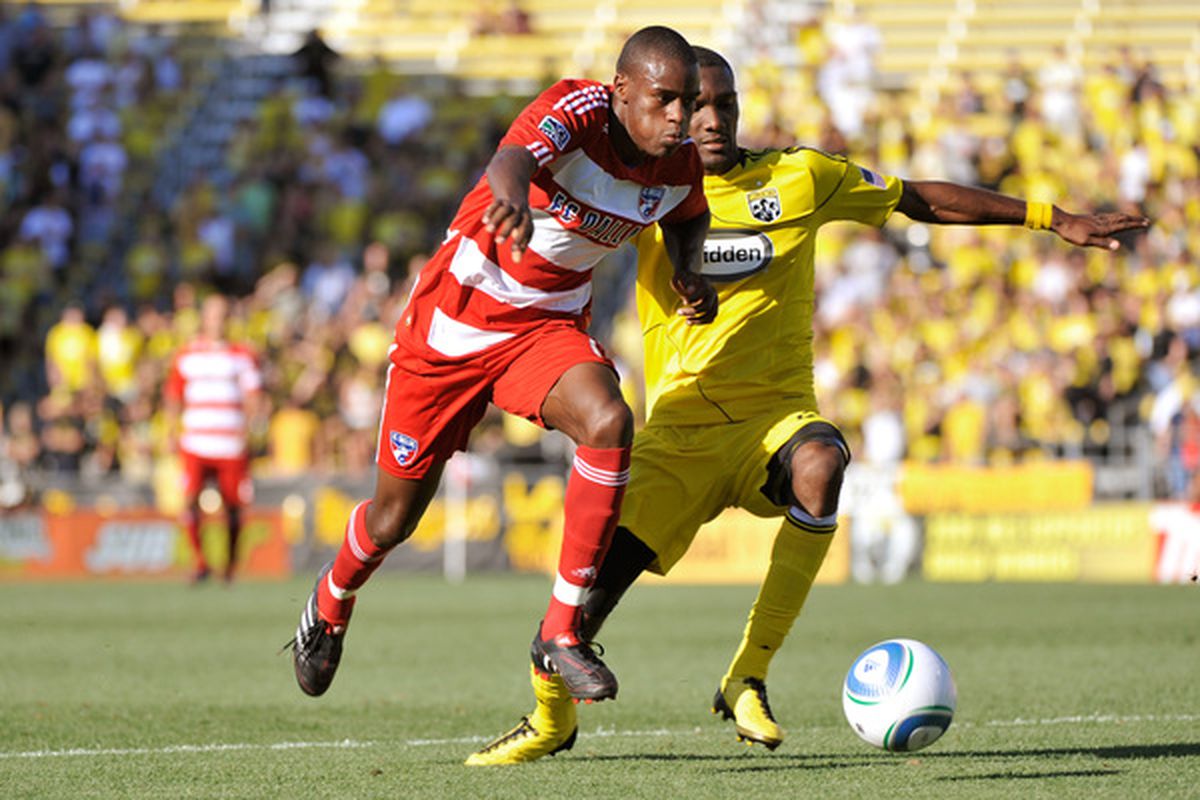 COLUMBUS OH - AUGUST 28:  Jackson Goncalves #6 of FC Dallas and Shaun Francis #29 of the Columbus Crew race to a loose ball on August 28 2010 at Crew Stadium in Columbus Ohio.  (Photo by Jamie Sabau/Getty Images)