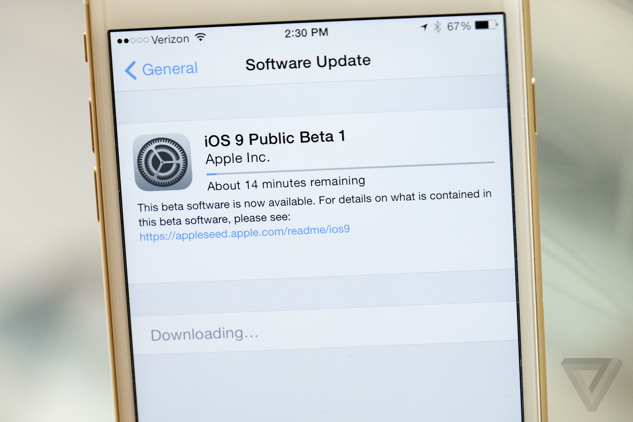 iOS 9 public beta stock