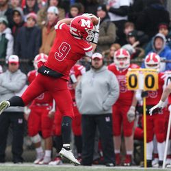 Marist’s Billy Skalitzky (9) catches a pass as the Redhawks play Brother Rice in the 8A semi-final game, Chicago, llinois, November 17, 2018. | Allen Cunningham / for Chicago Sun-Times