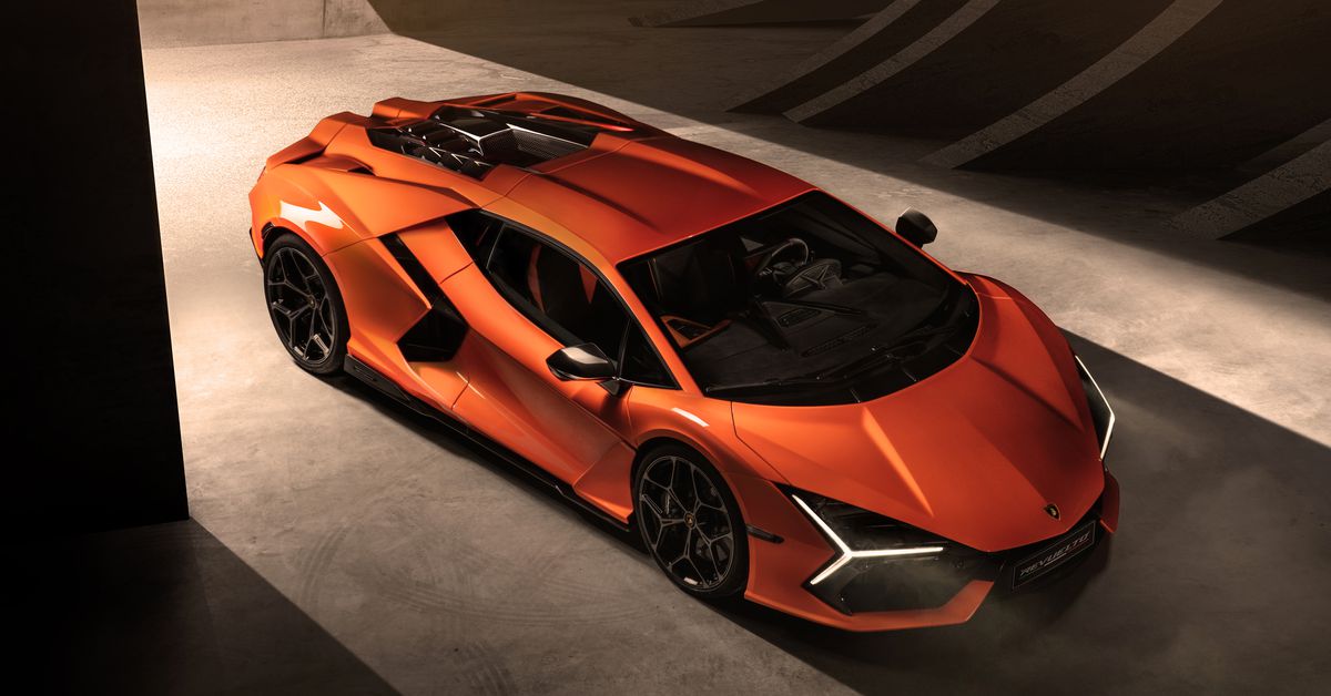 Read more about the article Lamborghini’s first plug-in hypercar is the Aventador-replacing Revuelto – The Verge