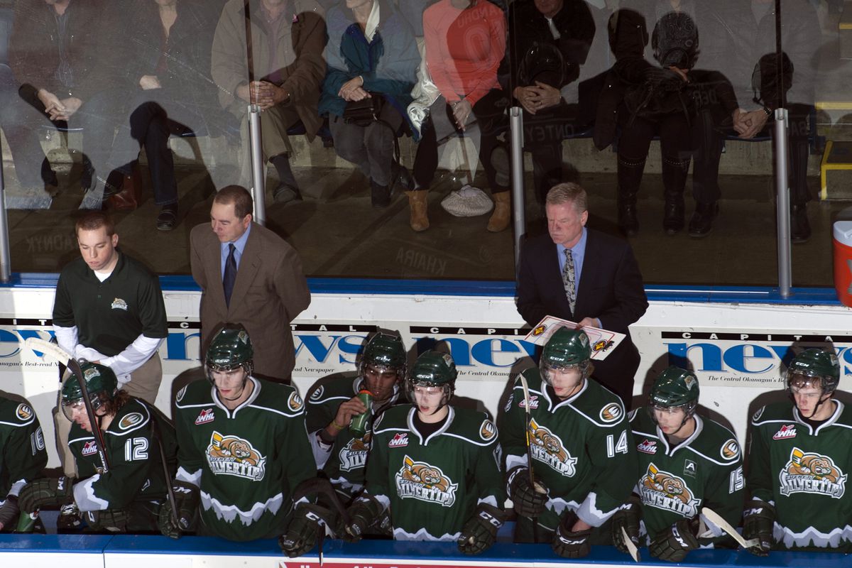KELOWNA, CANADA - JANUARY 22: The Everett Silvertips stand on the bench against the Kelowna Rockets on January 22, 2014 at Prospera Place in Kelowna, British Columbia, Canada. (Photo by Marissa Baecker/Getty Images)