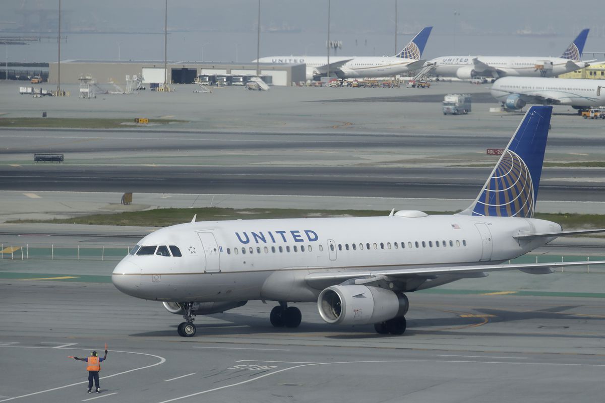 United Airlines CEO Scott Kirby says bookings have “flatlined a little bit’’ due to rising case counts and travel restrictions but that he still expects&nbsp;”pretty strong’’ holiday travel.
