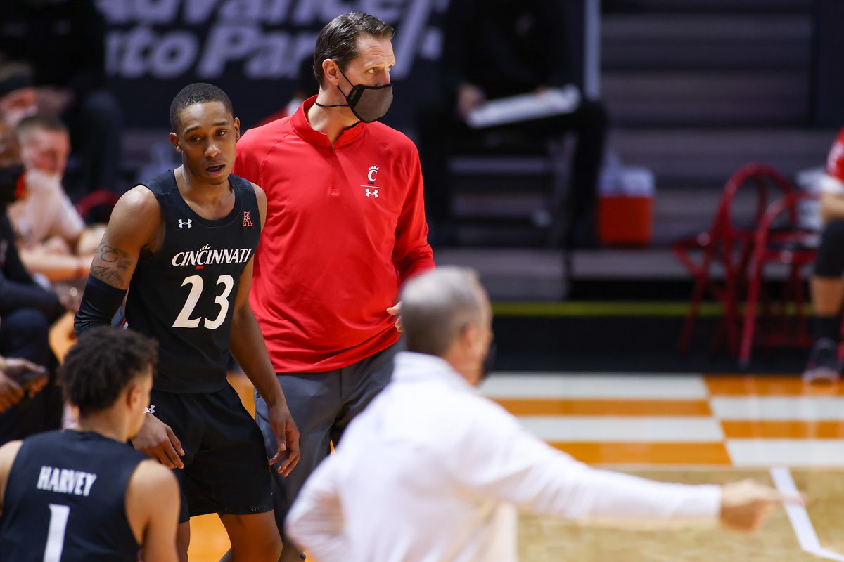 NCAA Basketball: Cincinnati at Tennessee