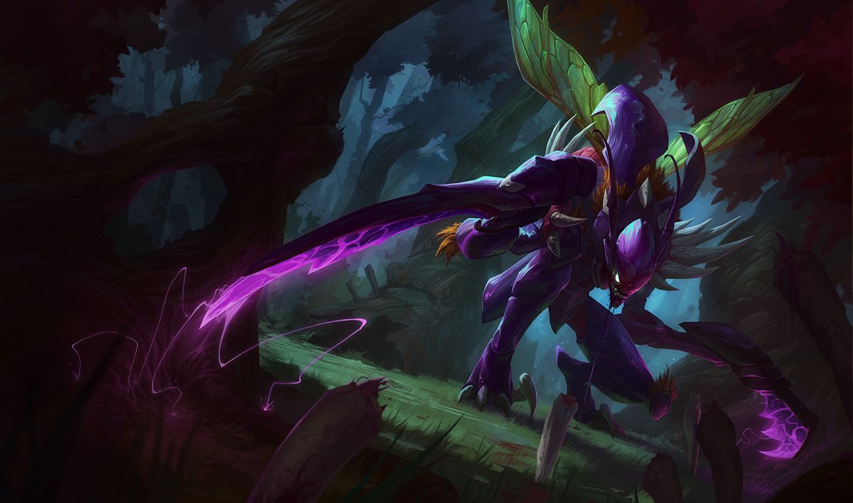 Base skin Kha’Zix perches in the forest, ready to pounce and kill.