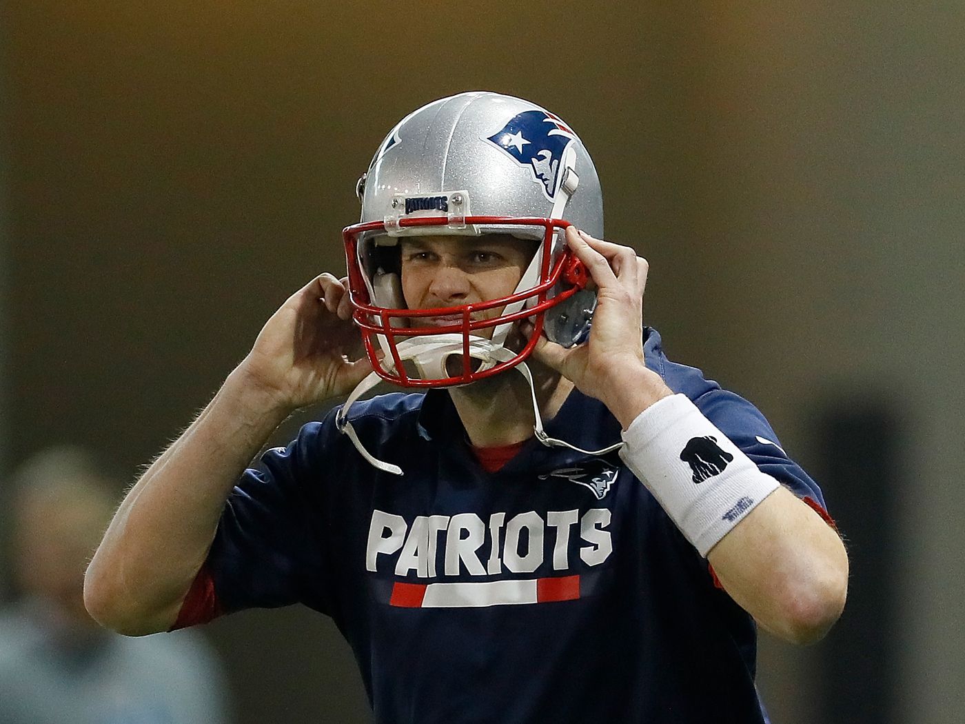 NFL rumors: Patriots' Tom Brady gets involved in helmet controversy