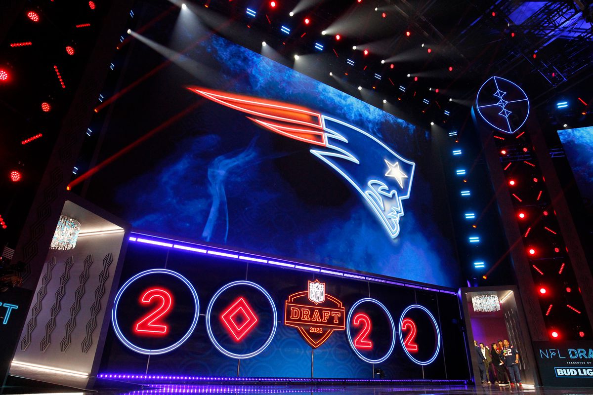 NFL: APR 28 2022 Draft
