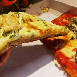 Artichoke pizza