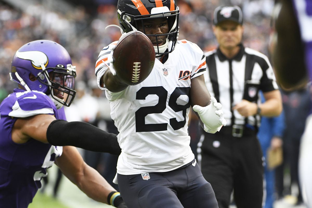 Chicago Bears running back Tarik Cohen (29) catches a touchdown against the Minnesota Vikings during the first quarter at Soldier Field.