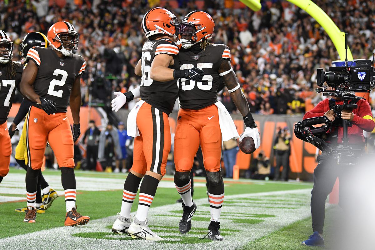 Browns beat Steelers TNF: Cleveland in first place in AFC North after  defeating Pittsburgh - Dawgs By Nature