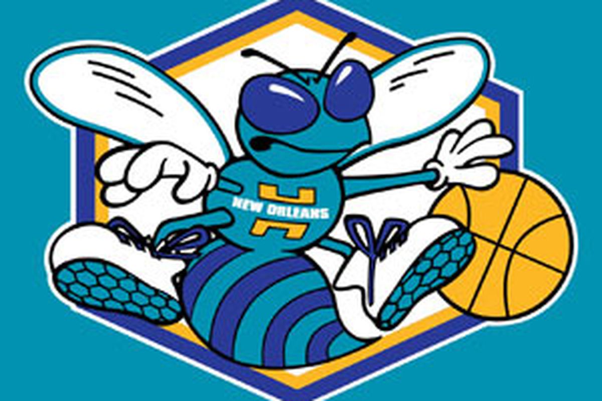 <a href="http://www.nationalsportsbeat.com/images/logos/nba/New_Orleans_Hornets.jpg">What an awkward looking shot.</a>
