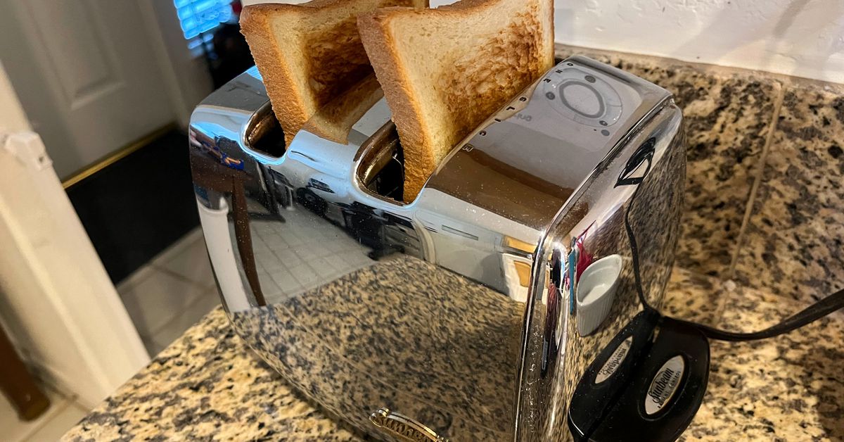 Why a toaster from 1949 is still smarter than any sold today – The Verge