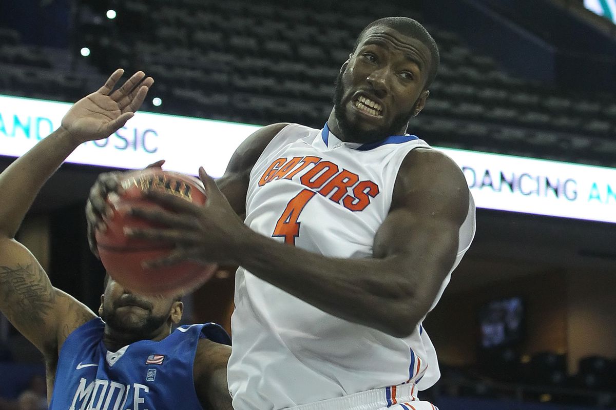 Patric Young and the Florida Gators head to the desert for today's main event against Arizona.