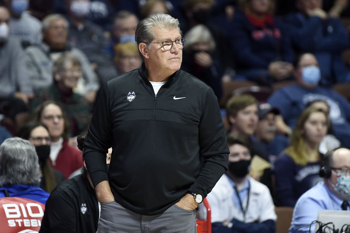 UConn basketball history: How long has Geno Auriemma coached UConn women's  basketball? - DraftKings Nation