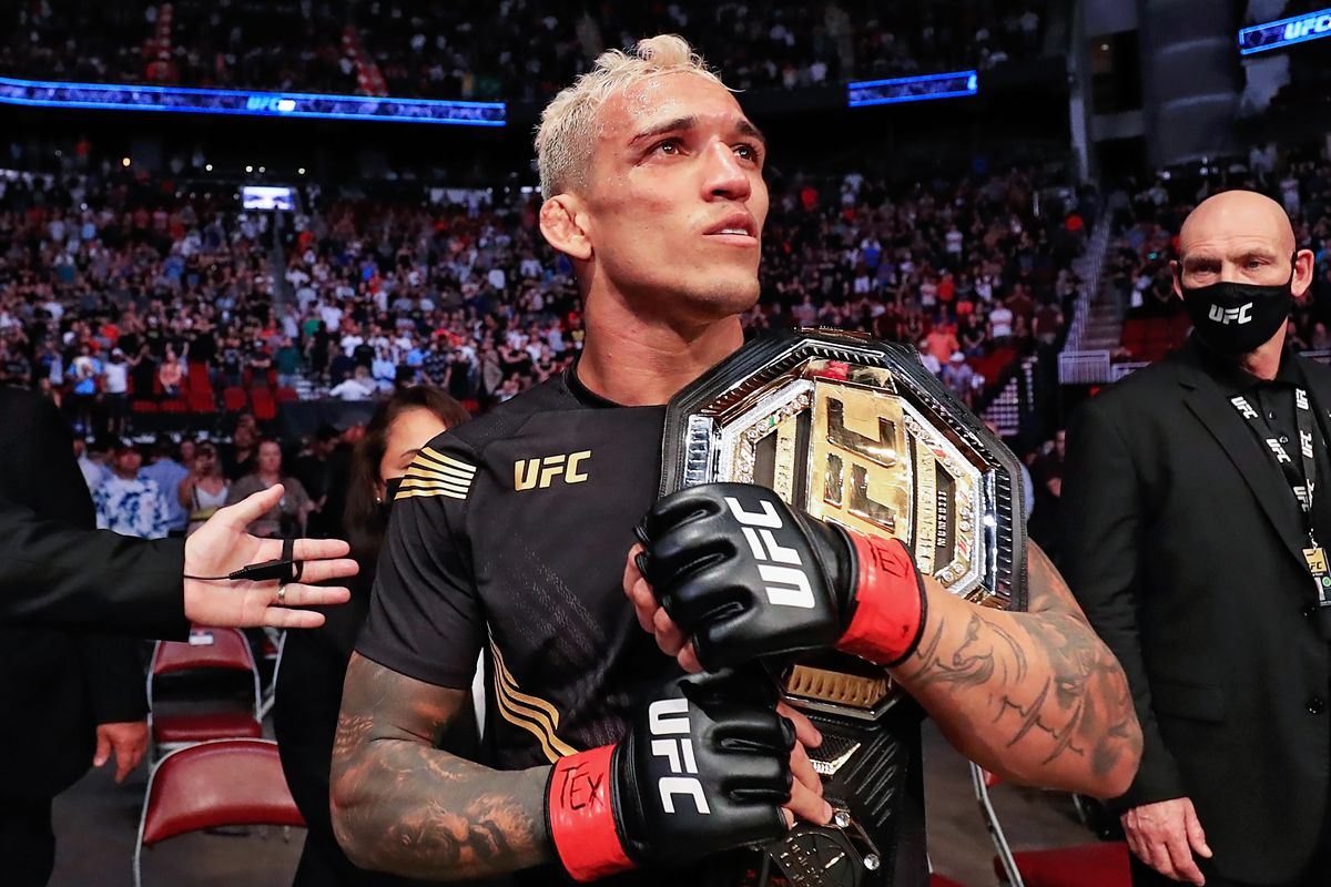Charles Oliveira defends his UFC lightweight title against Dustin Poirier at UFC 269