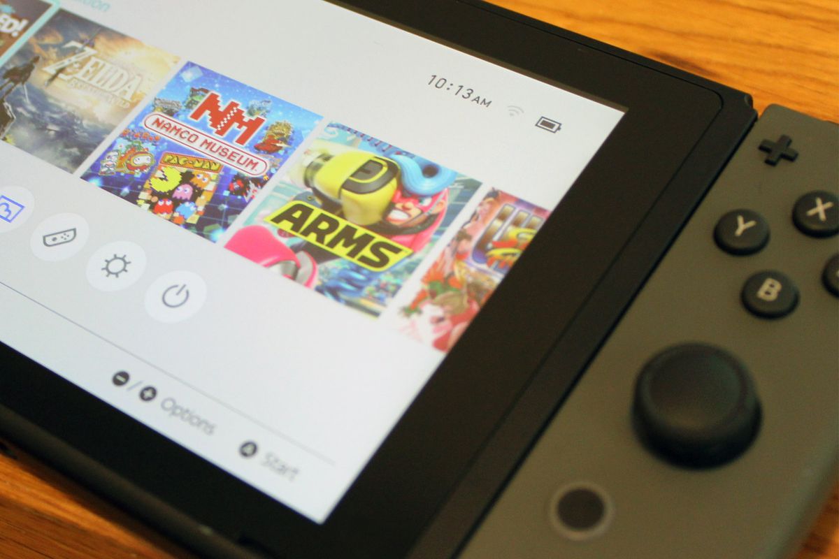 A photo of the Nintendo Switch home screen with its battery charge icon