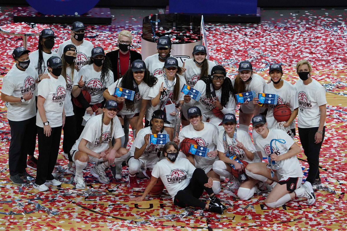 Stanford Cardinal head coach Tara VanDerveer poses with players after the Pac-12 Conference tournament championship against the UCLA Bruins at Mandalay Bay Events Center.