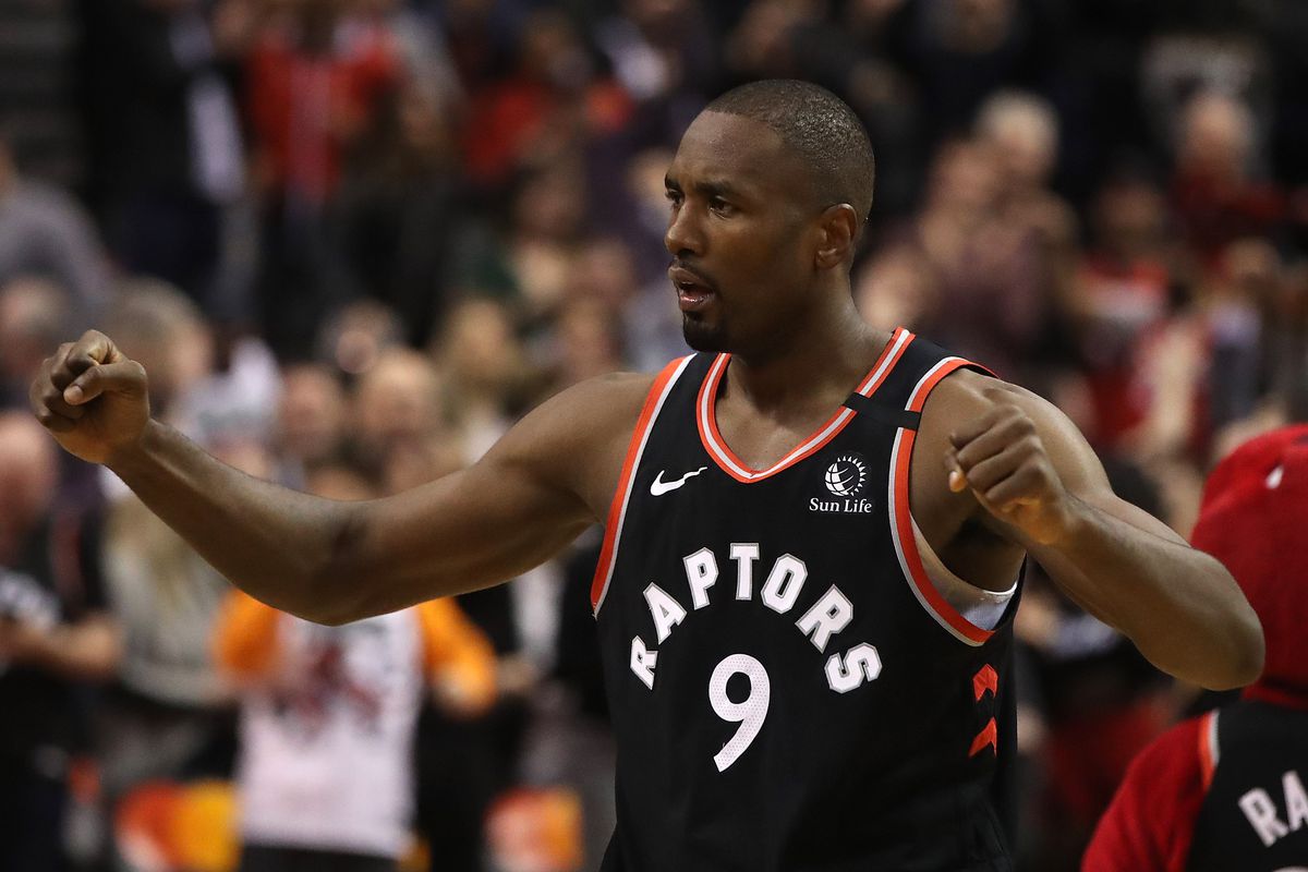 Toronto Raptors beat the Indiana Pacers 119-118 to extend their winning streak to franchise record 12 games