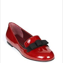 <a href= "http://www.lordandtaylor.com/webapp/wcs/stores/servlet/en/lord-and-taylor/shoes/loafers--oxfords/patent-leather-loafers-with-bow-accent/?utm_source=GAN&utm_medium=Affiliates&utm_campaign=ShopStyle.com&utm_content=Ban&utm_term=na&cm_mmc=Affiliate