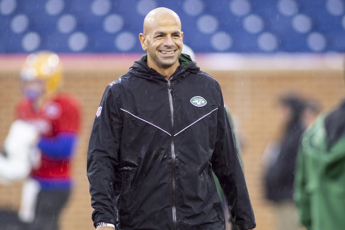 New York Jets head coach Robert Saleh visits during National practice for the 2022 Senior Bowl