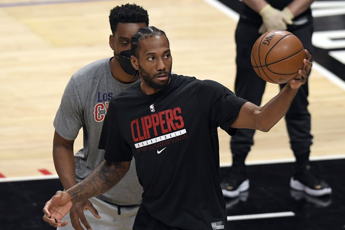 Kawhi Leonard of the Los Angeles Clippers warms up before the start of Game Four of the Western Conference second-round playoff series against Utah Jazz at Staples Center on June 14, 2021 in Los Angeles, California.&nbsp;