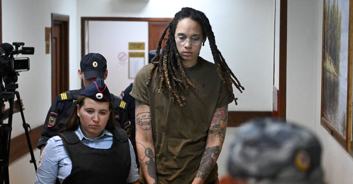 Brittney Griner sentenced to 9 years in Russian prison for drug possession and smuggling thumbnail